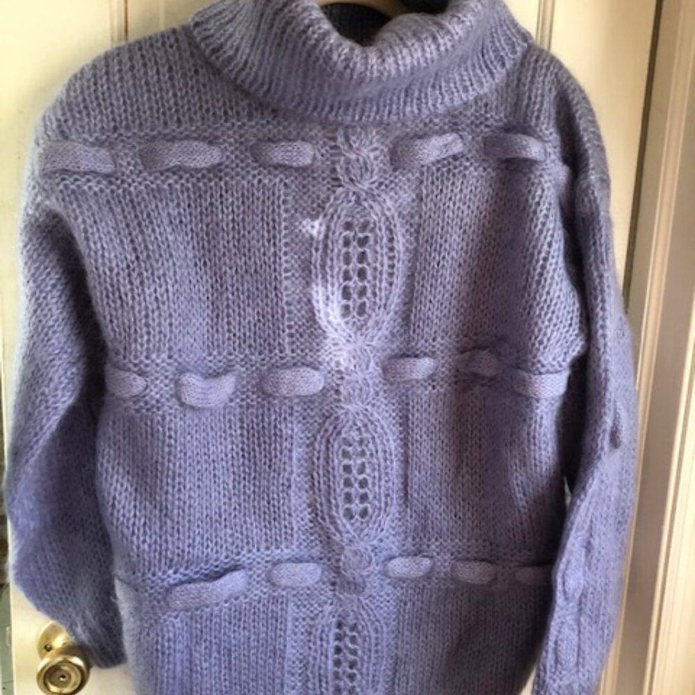 Vintage Chelsea Young Lilac Mohair-Blend Tunic – Cozy Cable Knit, Chic Cowl Neck